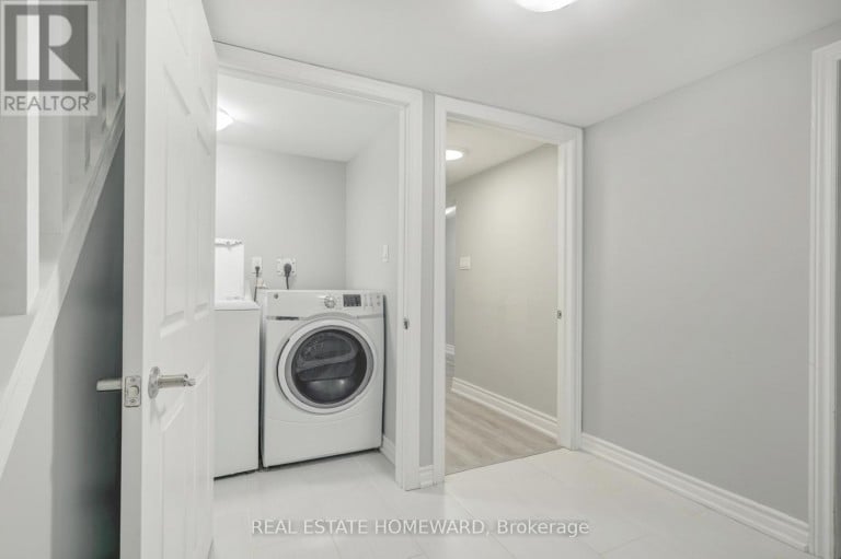 4 MOORECROFT CRESCENT, Toronto (Ionview), Ontario, M1K3V1