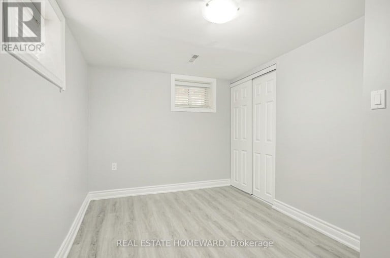 4 MOORECROFT CRESCENT, Toronto (Ionview), Ontario, M1K3V1