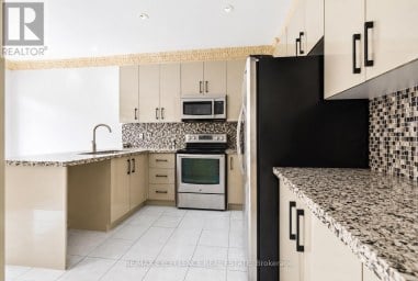 21 CASTLE MOUNTAIN DRIVE Brampton (Sandringham-Wellington) Ontario photo 12
