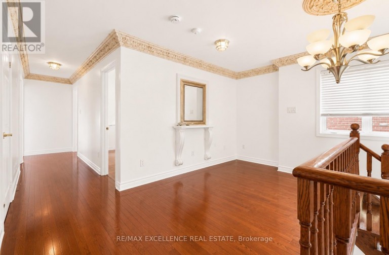 21 CASTLE MOUNTAIN DRIVE, Brampton (Sandringham-Wellington), Ontario, L6R2W9