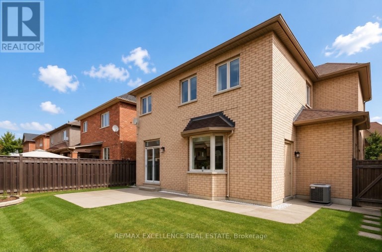 21 CASTLE MOUNTAIN DRIVE, Brampton (Sandringham-Wellington), Ontario, L6R2W9