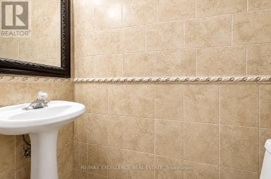 21 CASTLE MOUNTAIN DRIVE Brampton (Sandringham-Wellington) Ontario photo 7
