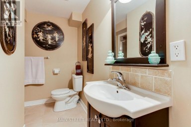 196 WAINSCOT AVENUE Newmarket (Woodland Hill) Ontario photo 34