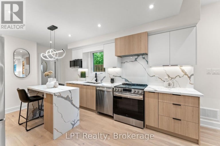 204 FRANKLIN AVENUE, Toronto (Dovercourt-Wallace Emerson-Junction), Ontario, M6P3Z3