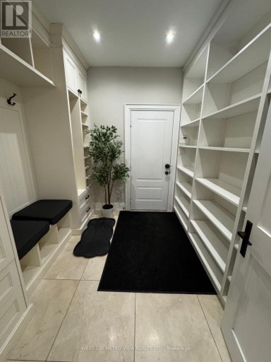 3495 JOAN DRIVE, Mississauga (City Centre), Ontario, L5B1T7