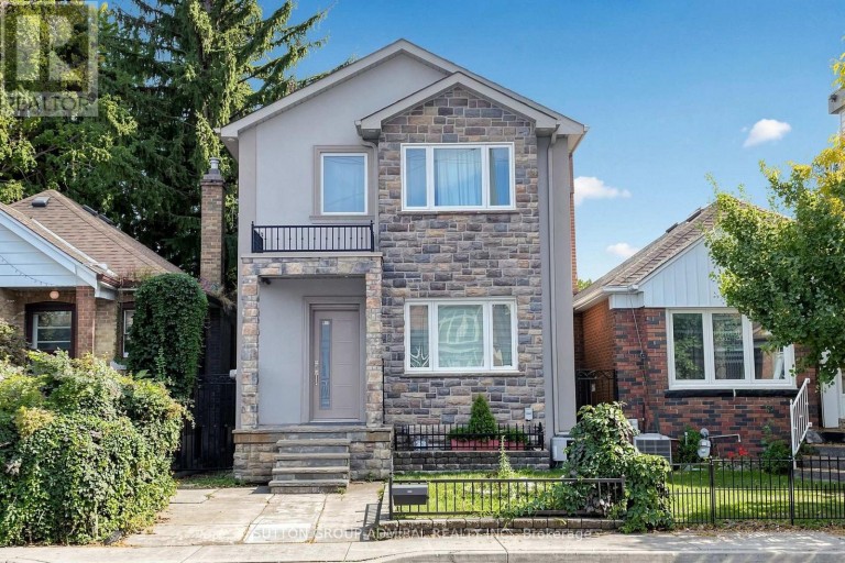 676 VAUGHAN ROAD, Toronto (Oakwood Village), Ontario, M6E2Y6
