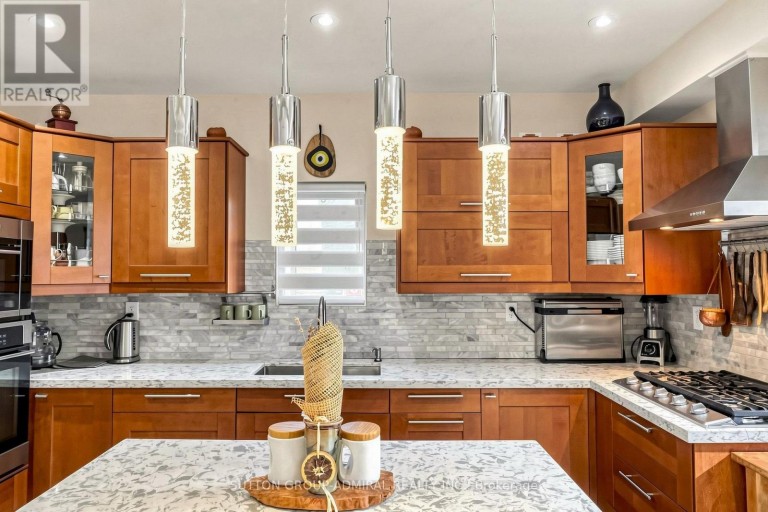 676 VAUGHAN ROAD, Toronto (Oakwood Village), Ontario, M6E2Y6
