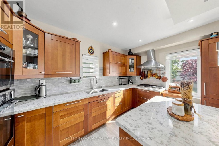 676 VAUGHAN ROAD, Toronto (Oakwood Village), Ontario, M6E2Y6