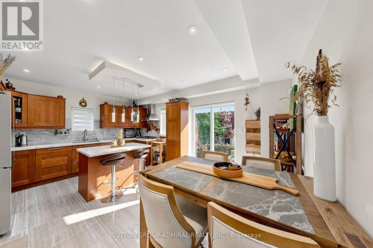 676 VAUGHAN ROAD, Toronto (Oakwood Village), Ontario, M6E2Y6