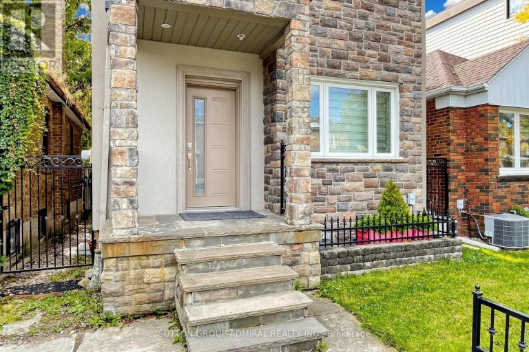 676 VAUGHAN ROAD, Toronto (Oakwood Village), Ontario, M6E2Y6