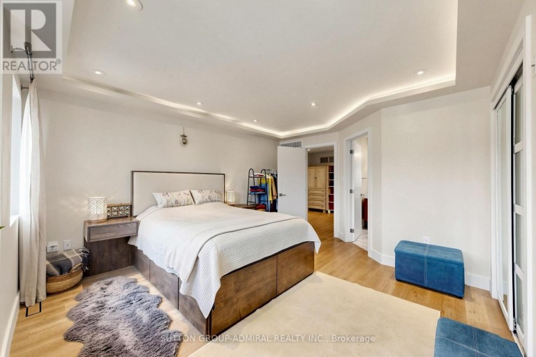 676 VAUGHAN ROAD, Toronto (Oakwood Village), Ontario, M6E2Y6