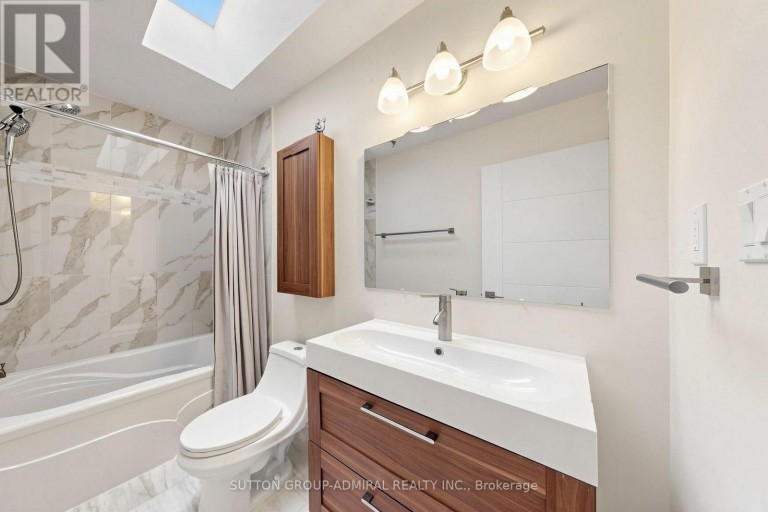 676 VAUGHAN ROAD, Toronto (Oakwood Village), Ontario, M6E2Y6