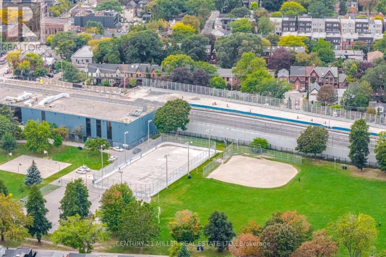 123 - 201 CARLAW AVENUE, Toronto (South Riverdale), Ontario, M4M2S3