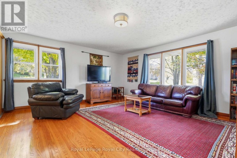 470 DUBLIN STREET, Wellington North (Mount Forest), Ontario, N0G2L3