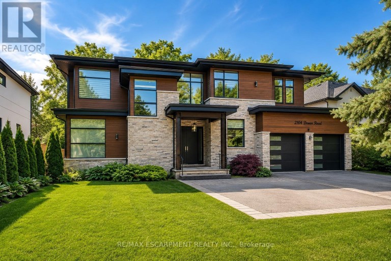2104 DEVON ROAD, Oakville (FD Ford), Ontario, L6J2N2