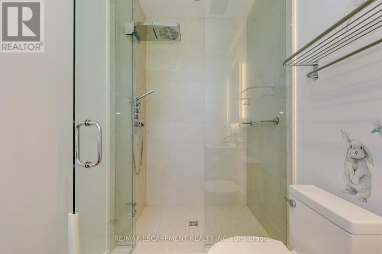 2104 DEVON ROAD, Oakville (FD Ford), Ontario, L6J2N2