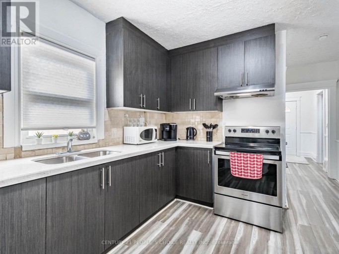 5001 KITCHENER STREET, Niagara Falls (Clifton Hill), Ontario, L2G1A9