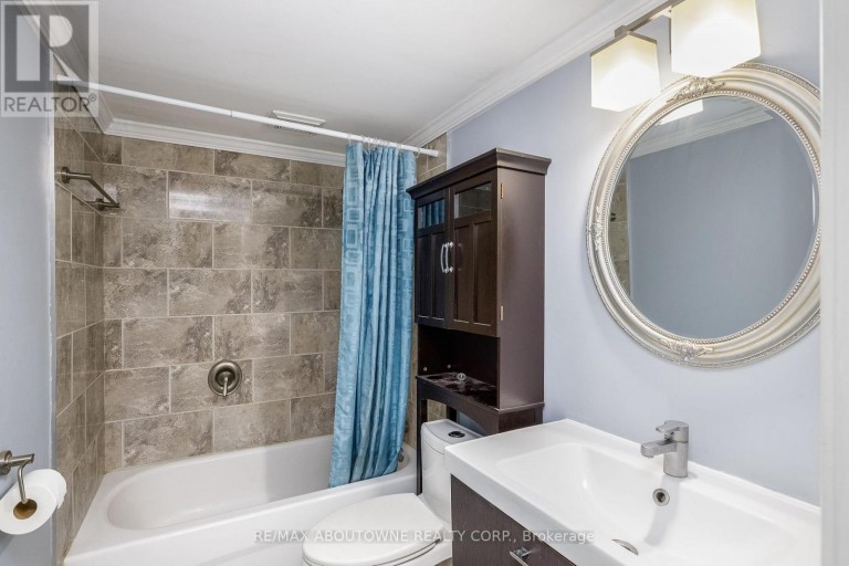 LOWER - 71 LAKESIDE DRIVE, Grimsby (Grimsby Beach), Ontario, L3M2L4
