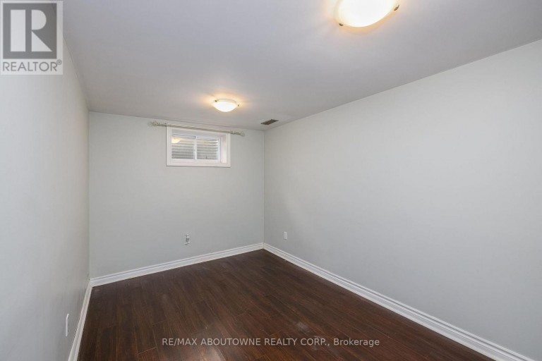 LOWER - 71 LAKESIDE DRIVE, Grimsby (Grimsby Beach), Ontario, L3M2L4