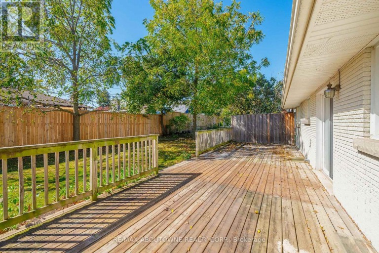 LOWER - 71 LAKESIDE DRIVE, Grimsby (Grimsby Beach), Ontario, L3M2L4
