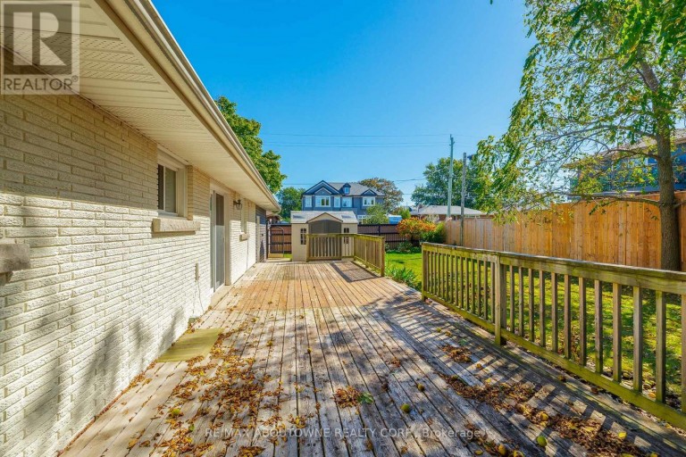 LOWER - 71 LAKESIDE DRIVE, Grimsby (Grimsby Beach), Ontario, L3M2L4