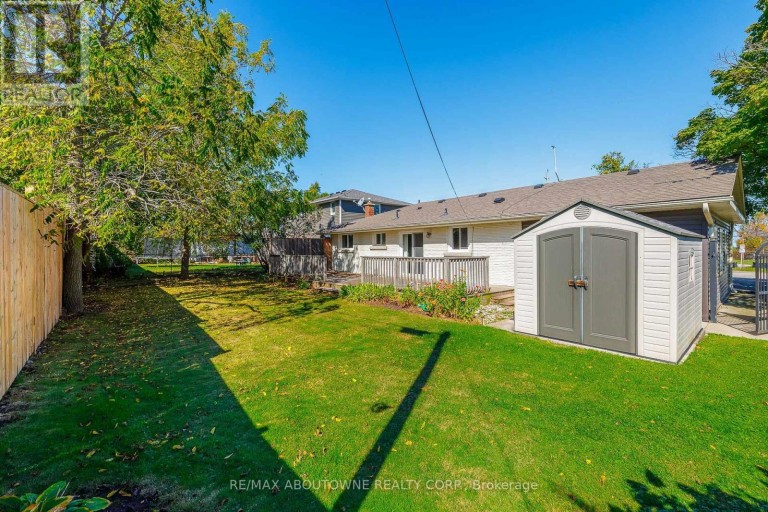 LOWER - 71 LAKESIDE DRIVE, Grimsby (Grimsby Beach), Ontario, L3M2L4