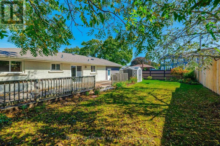 LOWER - 71 LAKESIDE DRIVE, Grimsby (Grimsby Beach), Ontario, L3M2L4