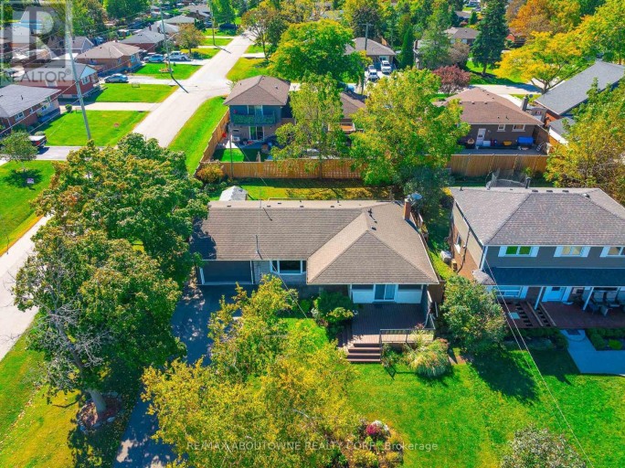 LOWER - 71 LAKESIDE DRIVE, Grimsby (Grimsby Beach), Ontario, L3M2L4