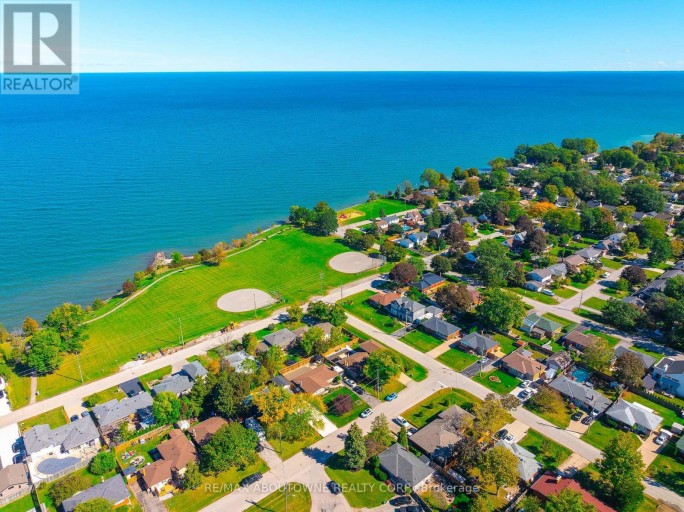 LOWER - 71 LAKESIDE DRIVE, Grimsby (Grimsby Beach), Ontario, L3M2L4