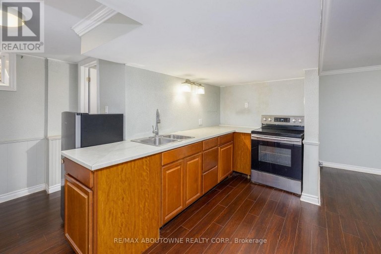 LOWER - 71 LAKESIDE DRIVE, Grimsby (Grimsby Beach), Ontario, L3M2L4