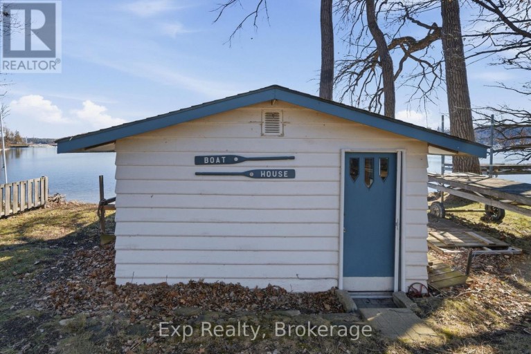 32 QUINTE VIEW ROAD, Greater Napanee (Greater Napanee), Ontario, K0H1G0