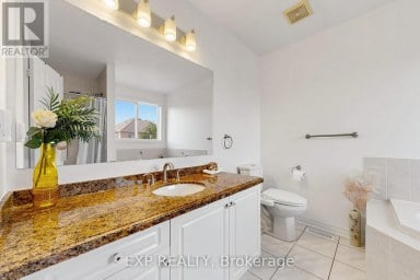 4882 VIENNA COURT Mississauga (Hurontario) Ontario photo 16