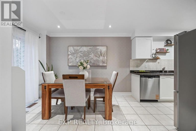 4882 VIENNA COURT, Mississauga (Hurontario), Ontario, L4Z4J2