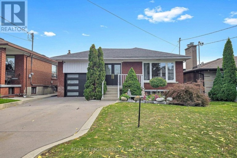 465 MAPLE LEAF DRIVE, Toronto (Maple Leaf), Ontario, M6L1R1