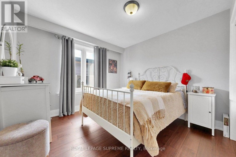 465 MAPLE LEAF DRIVE, Toronto (Maple Leaf), Ontario, M6L1R1