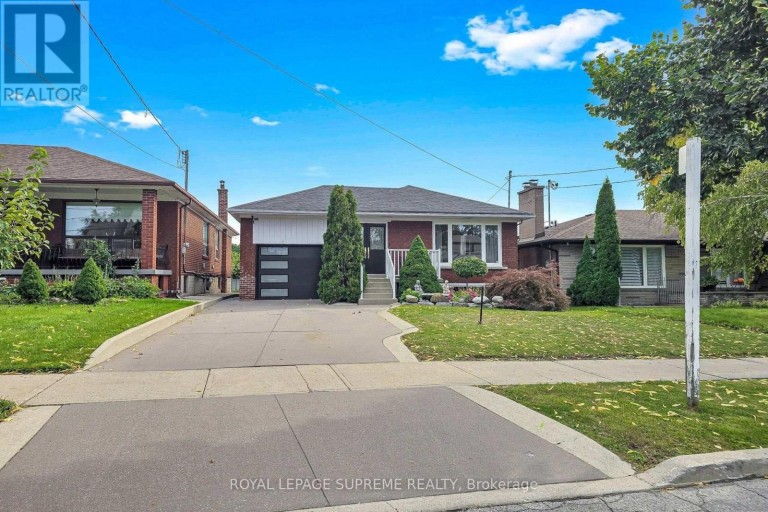 465 MAPLE LEAF DRIVE, Toronto (Maple Leaf), Ontario, M6L1R1