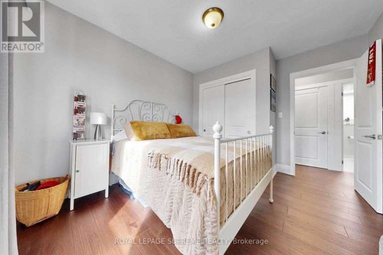 465 MAPLE LEAF DRIVE, Toronto (Maple Leaf), Ontario, M6L1R1