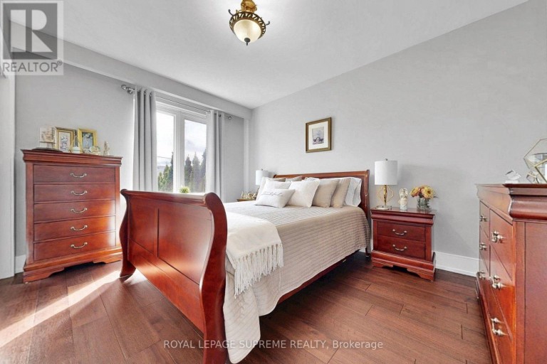 465 MAPLE LEAF DRIVE, Toronto (Maple Leaf), Ontario, M6L1R1