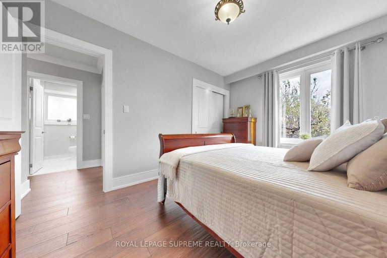 465 MAPLE LEAF DRIVE, Toronto (Maple Leaf), Ontario, M6L1R1