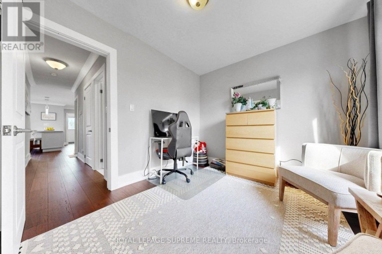 465 MAPLE LEAF DRIVE, Toronto (Maple Leaf), Ontario, M6L1R1
