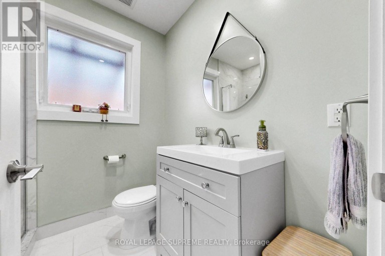 465 MAPLE LEAF DRIVE, Toronto (Maple Leaf), Ontario, M6L1R1