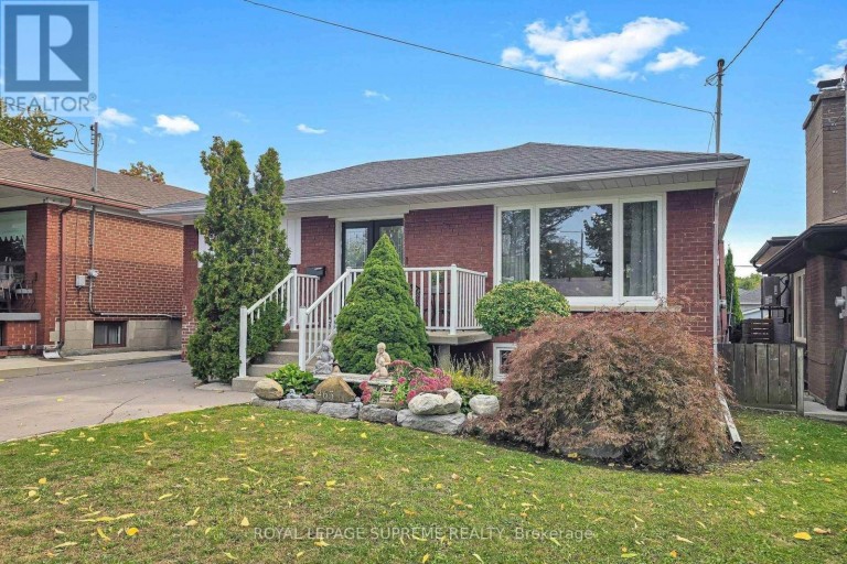465 MAPLE LEAF DRIVE, Toronto (Maple Leaf), Ontario, M6L1R1
