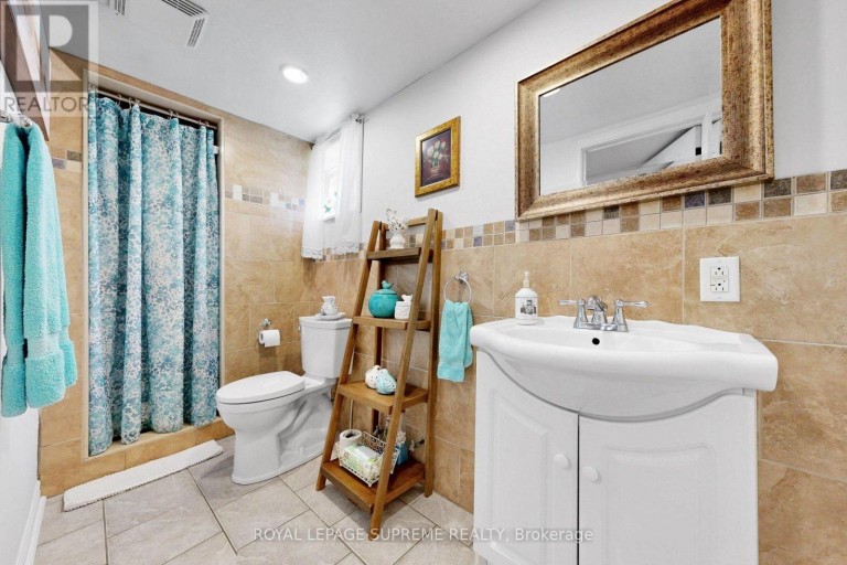 465 MAPLE LEAF DRIVE, Toronto (Maple Leaf), Ontario, M6L1R1
