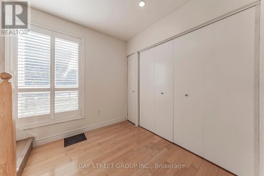 1111 KENT AVENUE Oakville (CP College Park) Ontario photo 17