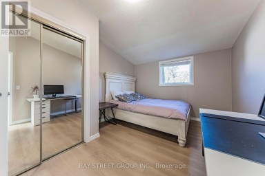 1111 KENT AVENUE Oakville (CP College Park) Ontario photo 24