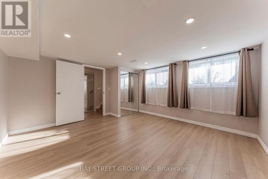 1111 KENT AVENUE Oakville (CP College Park) Ontario photo 32