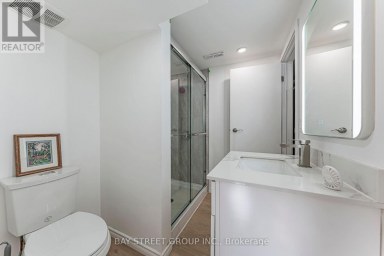 1111 KENT AVENUE Oakville (CP College Park) Ontario photo 33