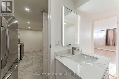 1111 KENT AVENUE Oakville (CP College Park) Ontario photo 34