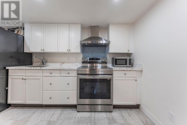 1111 KENT AVENUE, Oakville (CP College Park), Ontario, L6H1Z9
