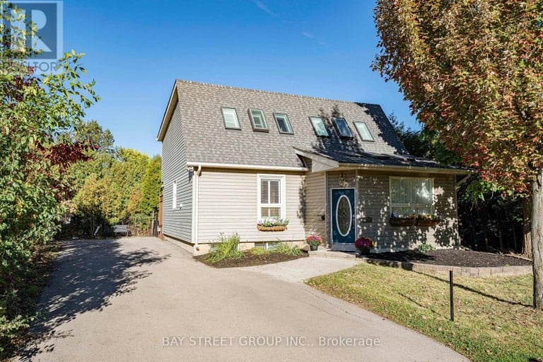 1111 KENT AVENUE, Oakville (CP College Park), Ontario, L6H1Z9